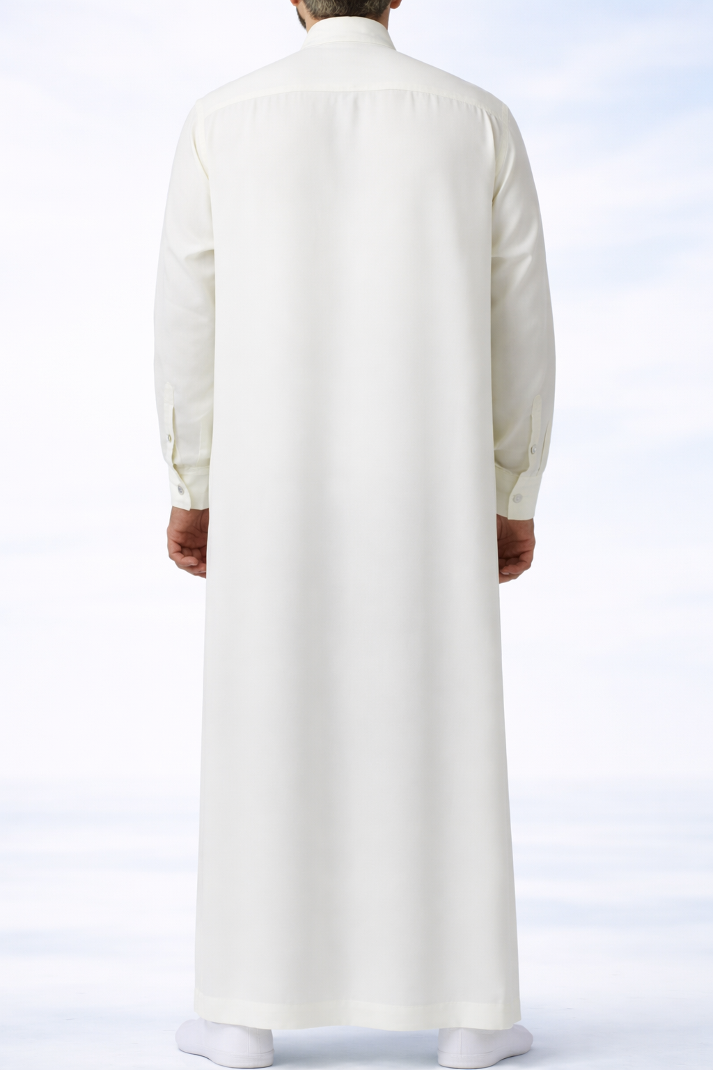 Witte heren qamis uit de Musallah Troves-collectie