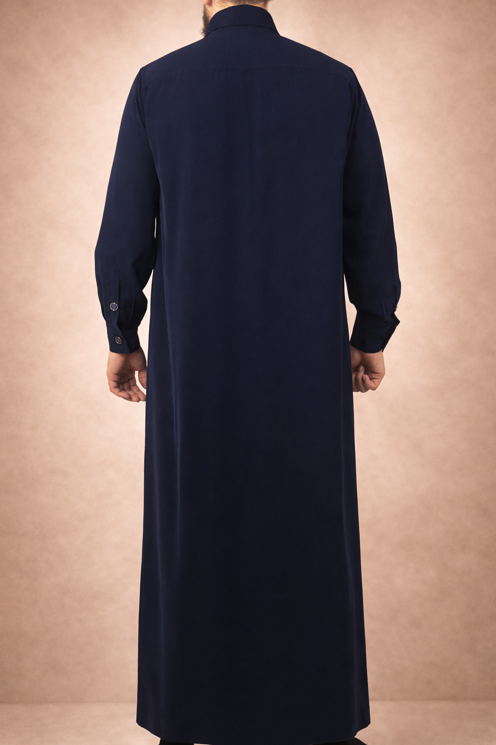 Donkerblauwe heren qamis met overhemdkraag uit de Adab-collectie