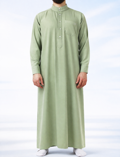 Lichtgroene heren qamis uit de Musallah Troves-collectie