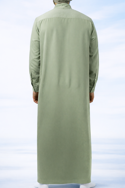 Lichtgroene heren qamis uit de Musallah Troves-collectie